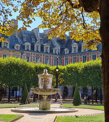 Jeu de piste dans le quartier du Marais à Paris